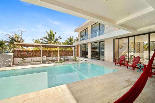 San Crisanto House | BEACHFRONT COCO Modern Designer House by PENINSULA STAYS
