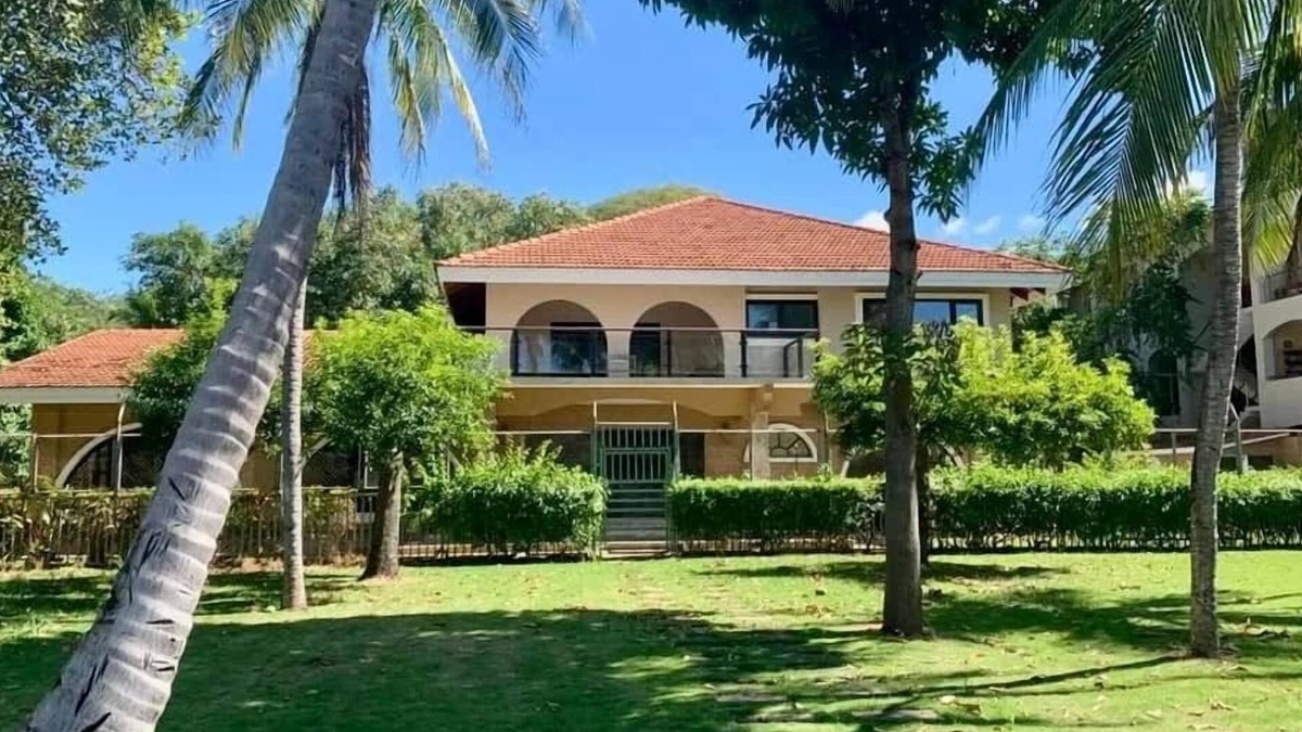 Playa Hermosa House | Beachfront compound, pool, perfect secure location