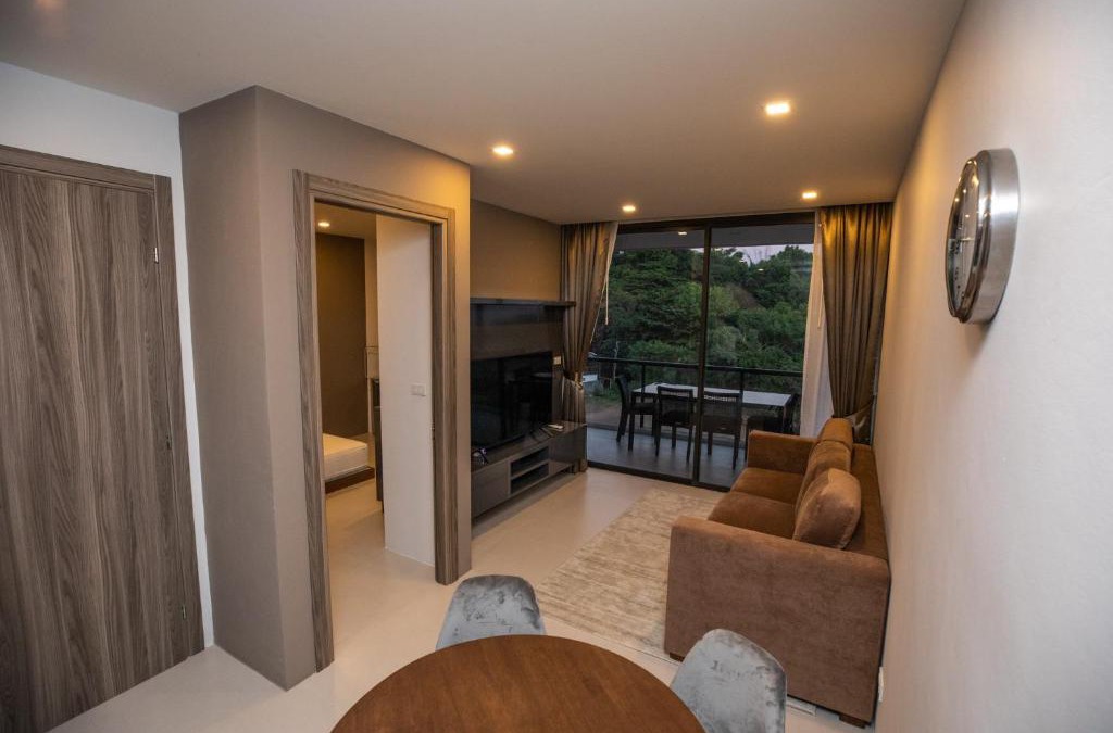 Mae Pim Apartment | Beachfront Condo Escape 243