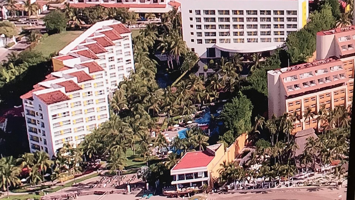 Isla Iguana Condo | Beachfront Condo 1 bdrm suite - Mayan Palace Puerto Vallarta