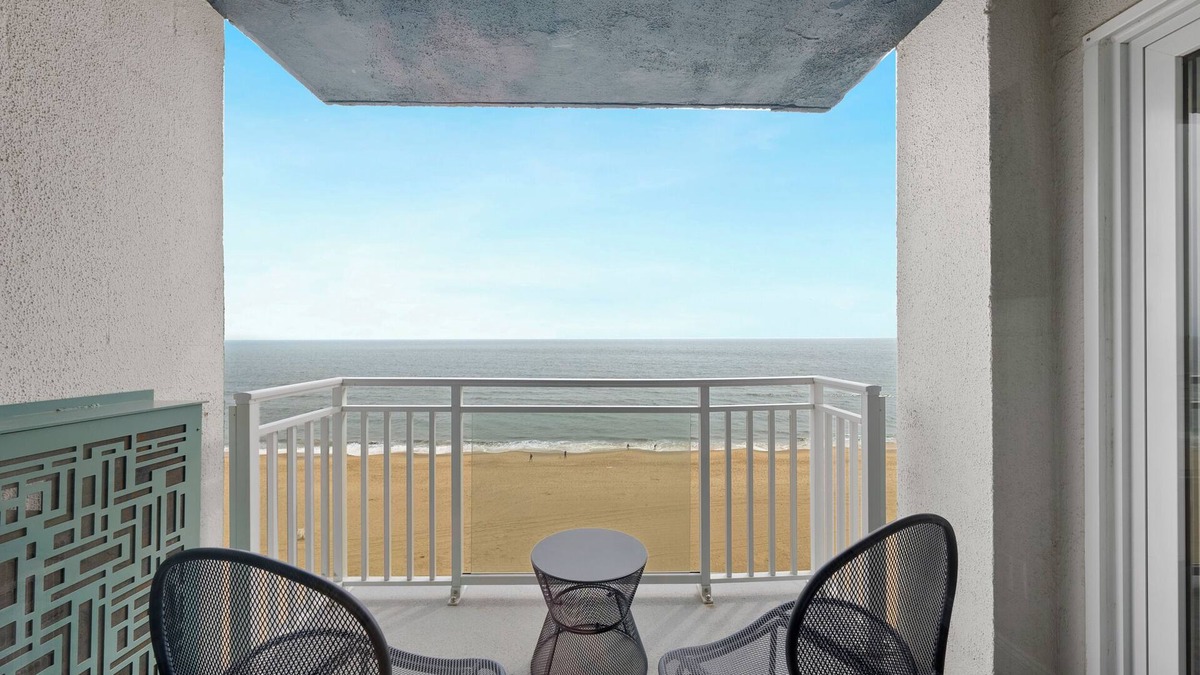 Northeast Virginia Beach Condo | Beachfront Condo on the Boardwalk with Ocean Views