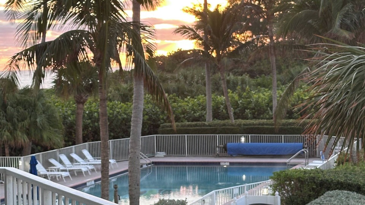 Fort Pierce Shores Condo | Beachfront condo with luxury appointments directly on spectacular private beach