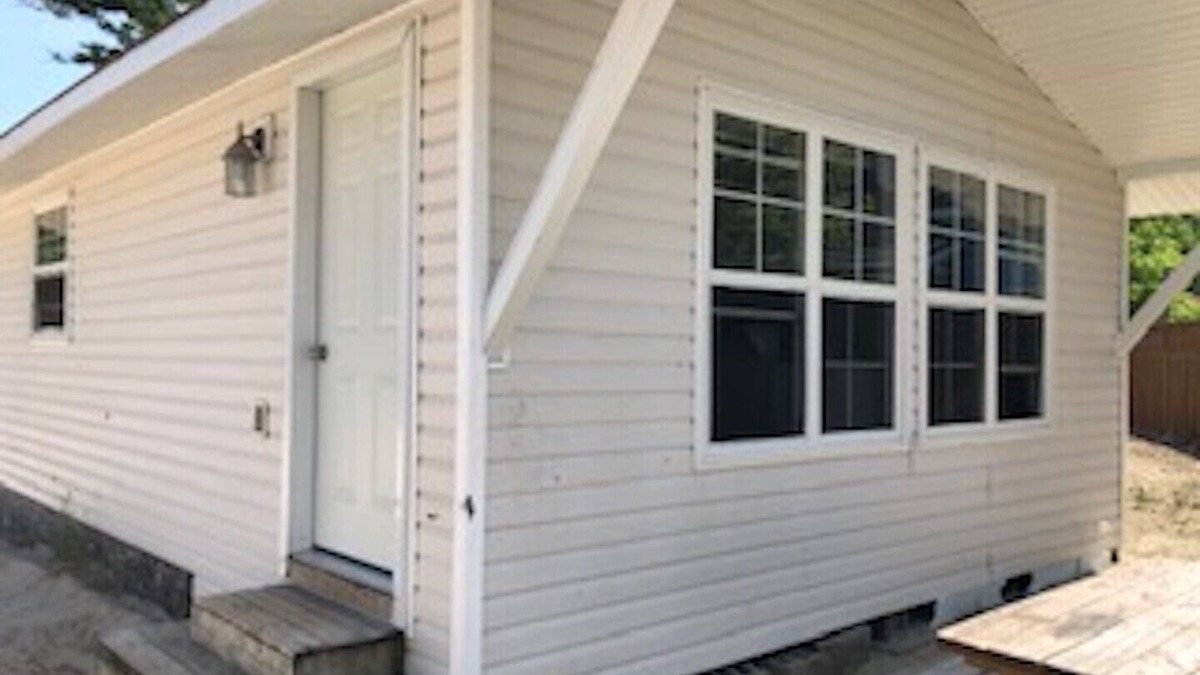 Wasaga Beach Cottage | BEACHFRONT COTTAGE IN WASAGA BEACH - SANDPIPER BEACH RESORT - COTTAGE # 5