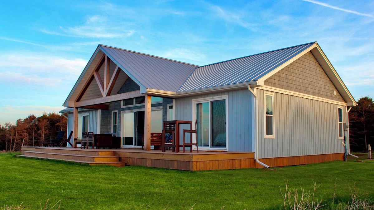 Darnley House | Beachfront Cottage Located In Amazing Thunder Cove