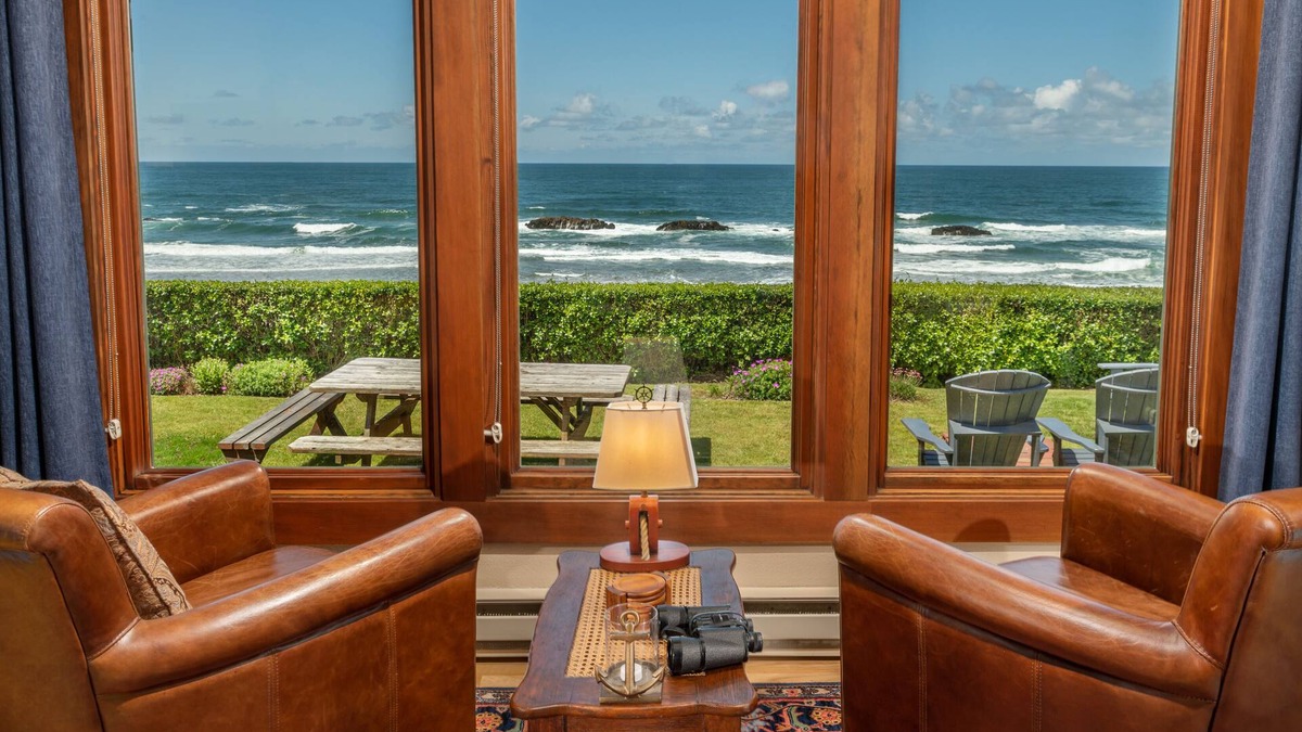 Lincoln City House | Beachfront cottage cozy & warm while watching wild surf action