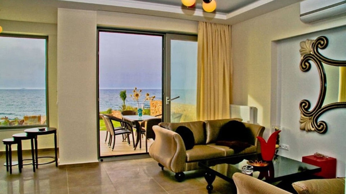 Kato Gouves Villa | Beachfront Crete Villa | Villa Peri | 4 Bedroom | 30 Metres To The Beach | Pool.