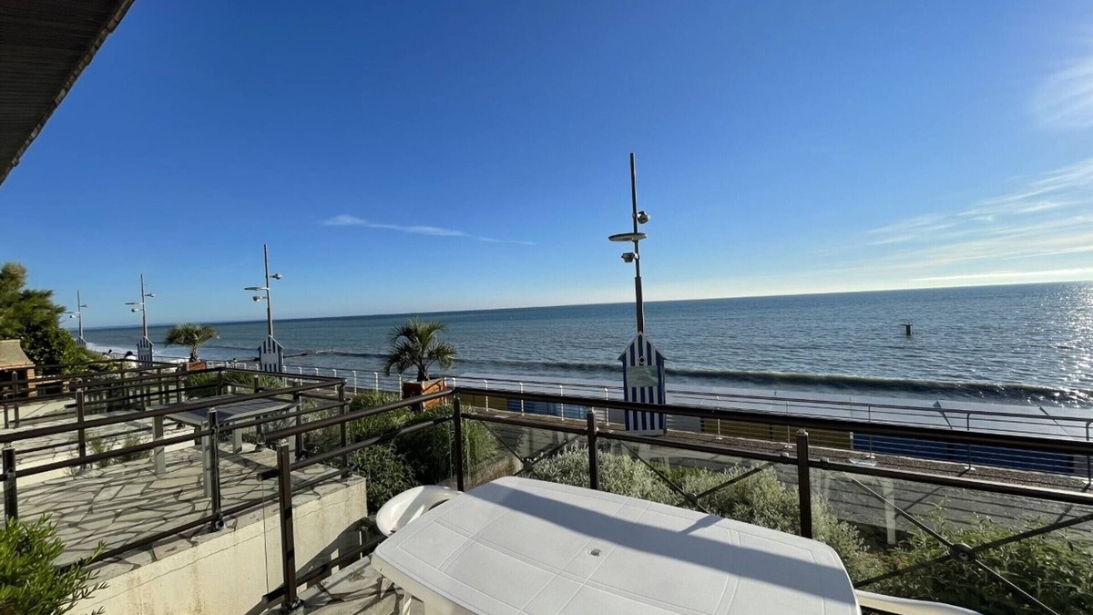 Saint-Pair-sur-Mer Apartment | Beachfront Duplex with Terrace and Direct Beach Access
