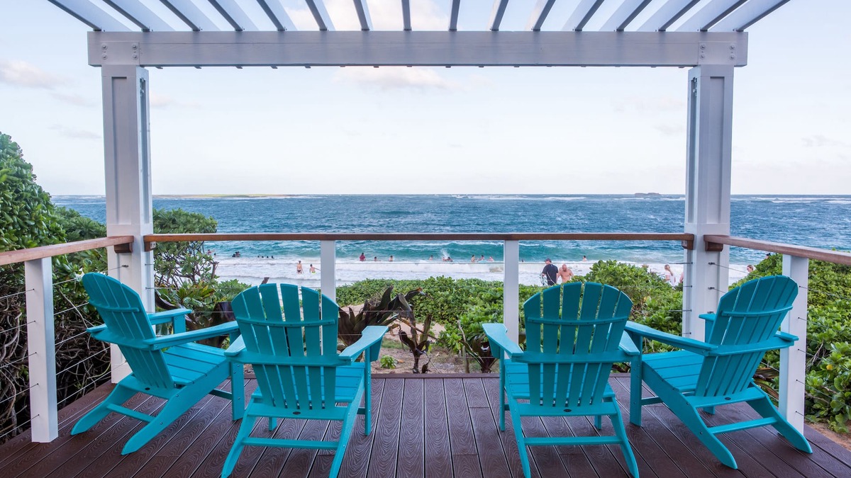Laie House | Beachfront Estate On The North Shore with AIR CONDITIONING 90/TVU-0043