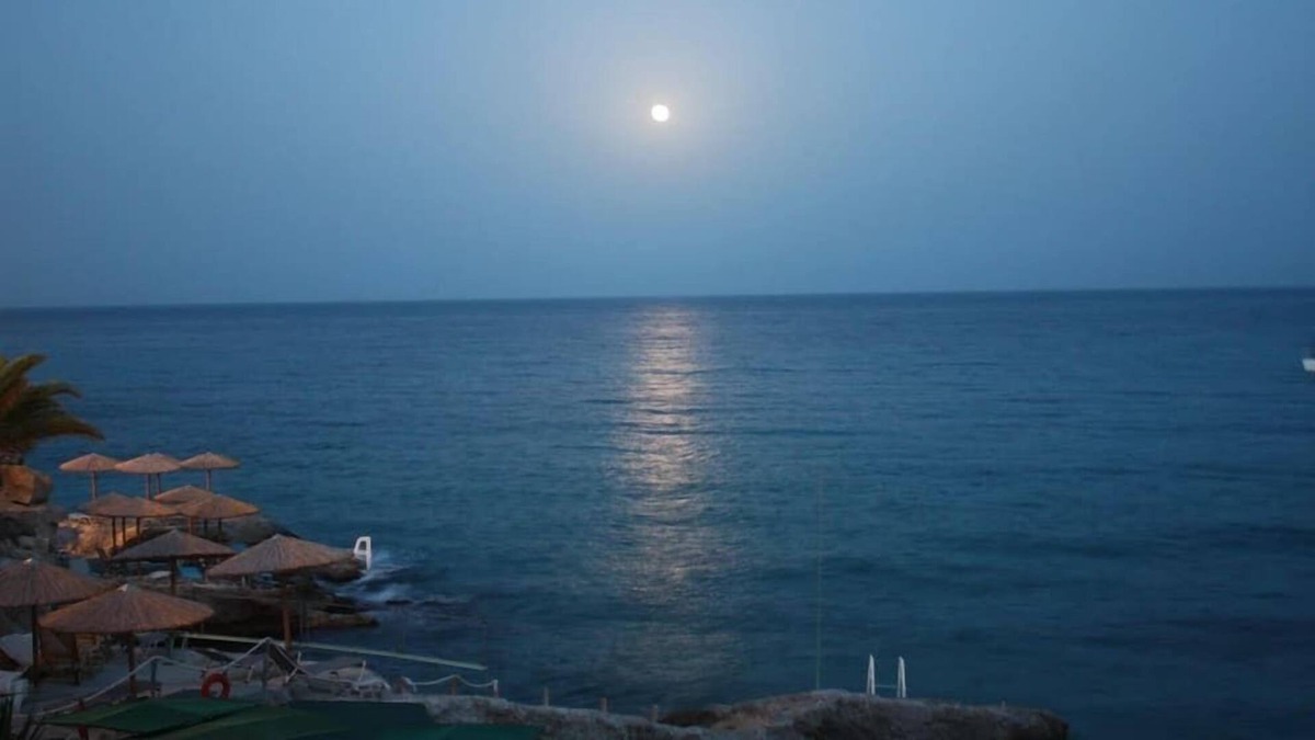 Agia Marina Condo | Beachfront Executive Suite - Argo Seaside Stays