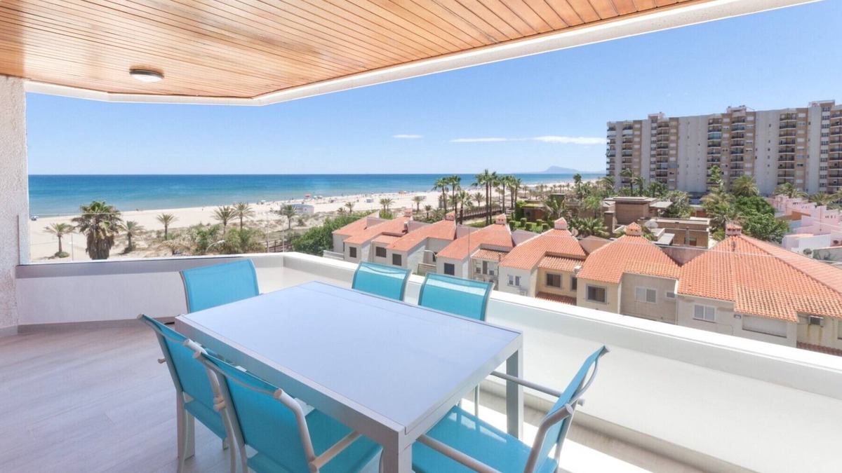 Grau i Platja Apartment | Beachfront Family Friendly Condo In Gandía
