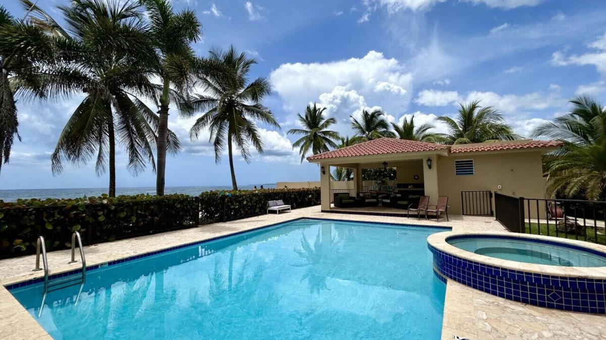 Aguada Apartment | Beachfront Getaway at Ocean View Castle Condo Apt 2– Aguada