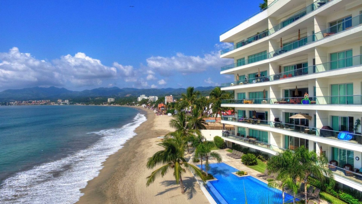 Bucerias Condo | Beachfront Golden Zone Bucerías Penthouse Agua Azul,heatedpool, Wifi,2 balconies