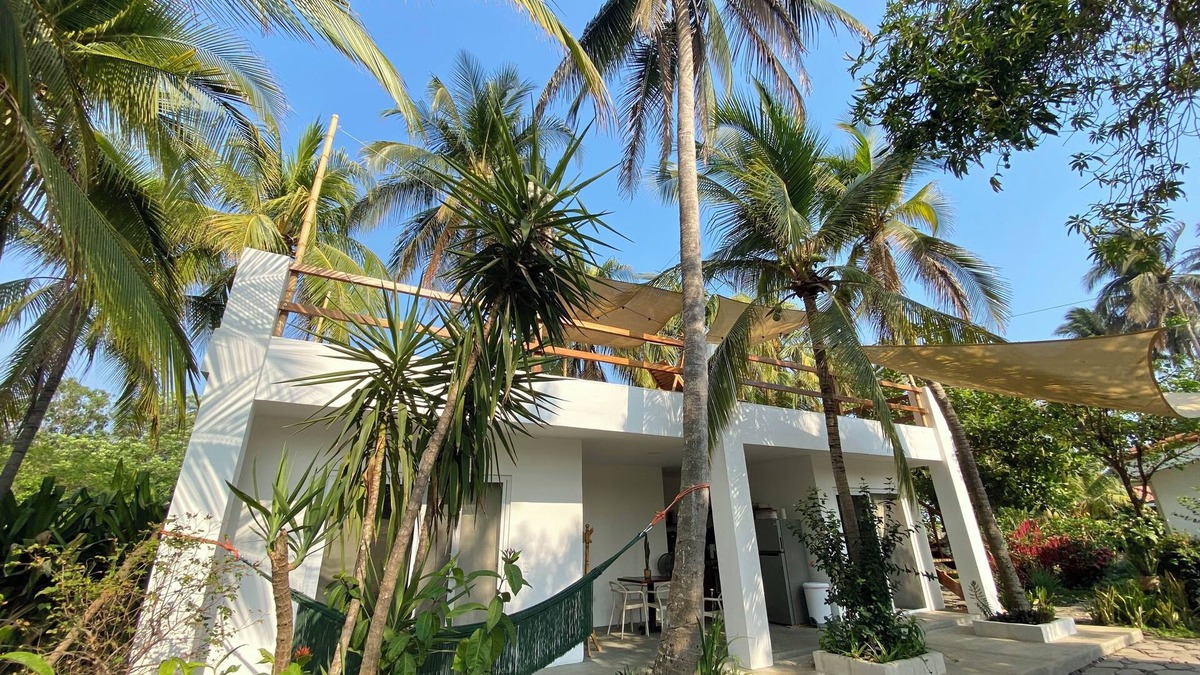 Sonsonate Cottage | Beachfront Guest House Surrounded by Nature