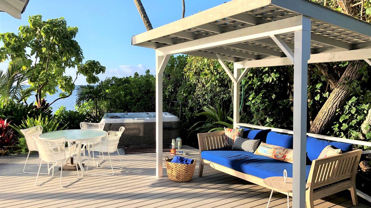 Hawaii Loa Ridge House | Beachfront | Hot Tub | A/C | BBQ | Honolulu |5-7 NIGHT STAYS PERMITTED
