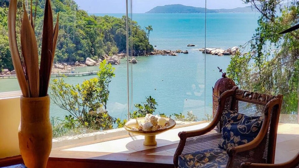 Governador Celso Ramos House | Beachfront house in a Maritime Condominium on the Costa Esmeralda. Spectacular view!