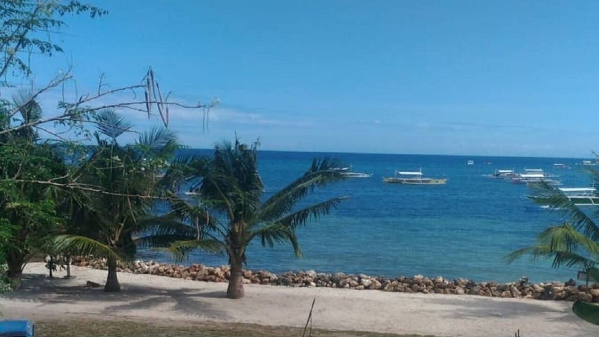 Danao House | Beachfront House Near Alona