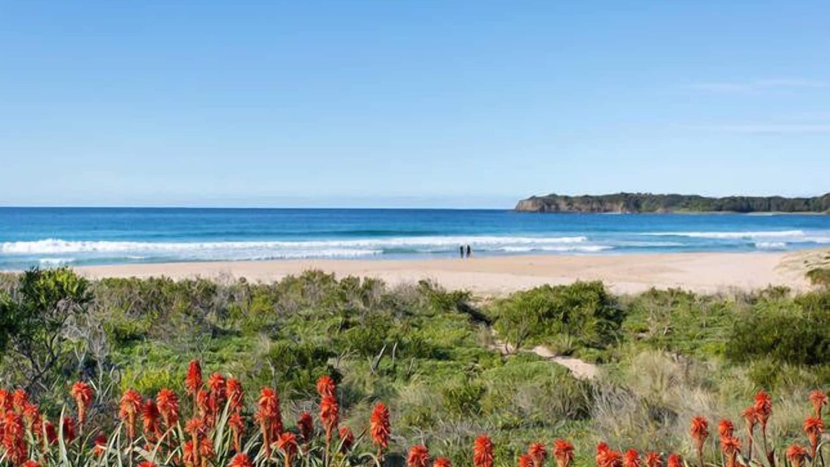 Kiama Downs House | Beachfront House with direct access to the Beach. Just bring your beach towel!n