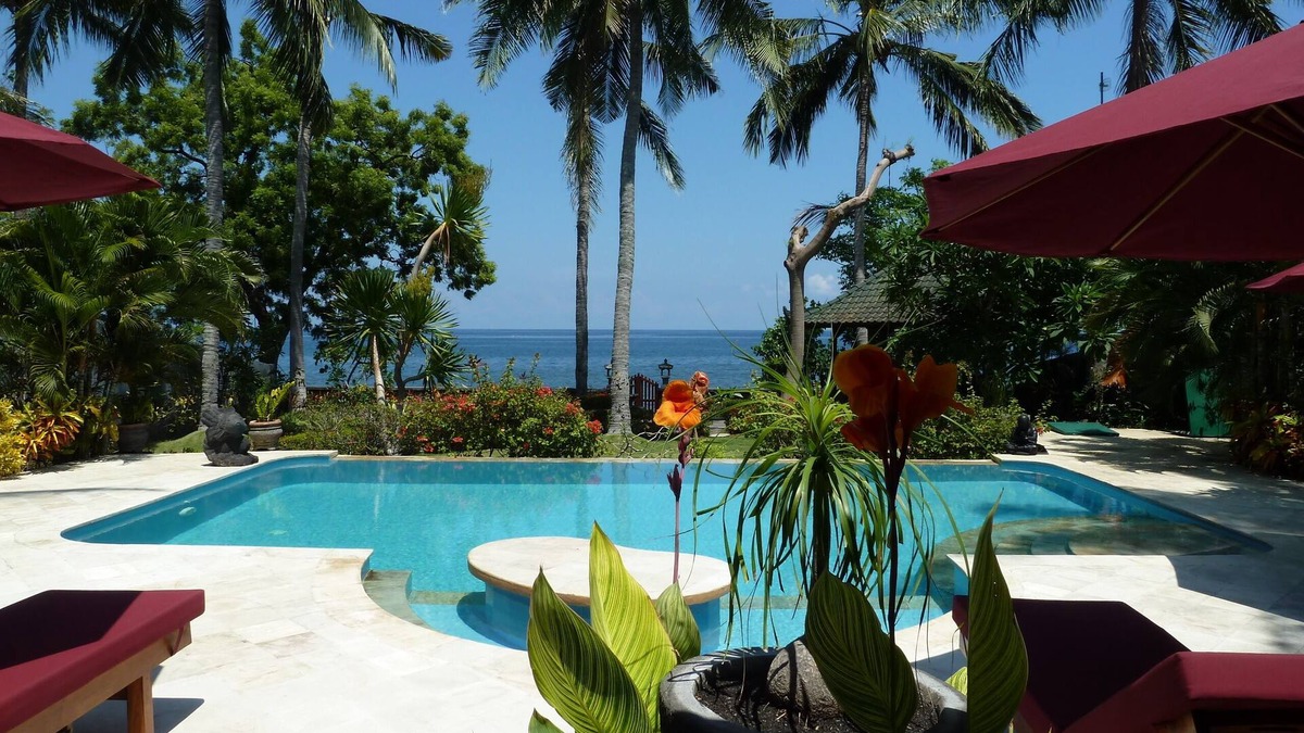 Kalisada Villa | Beachfront Villa Damai in top location quiet and newly renovated!