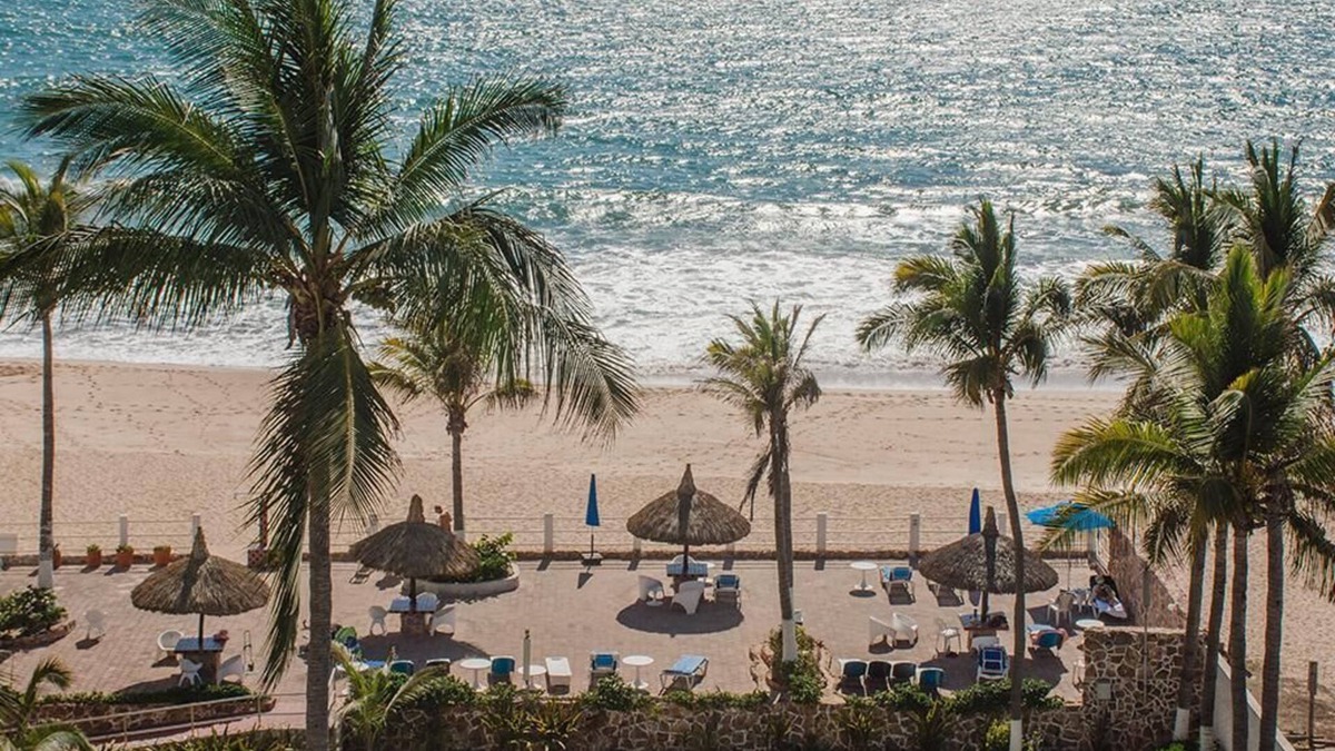 Marina Mazatlan Condo | Beachfront La Marina Tenis Condo