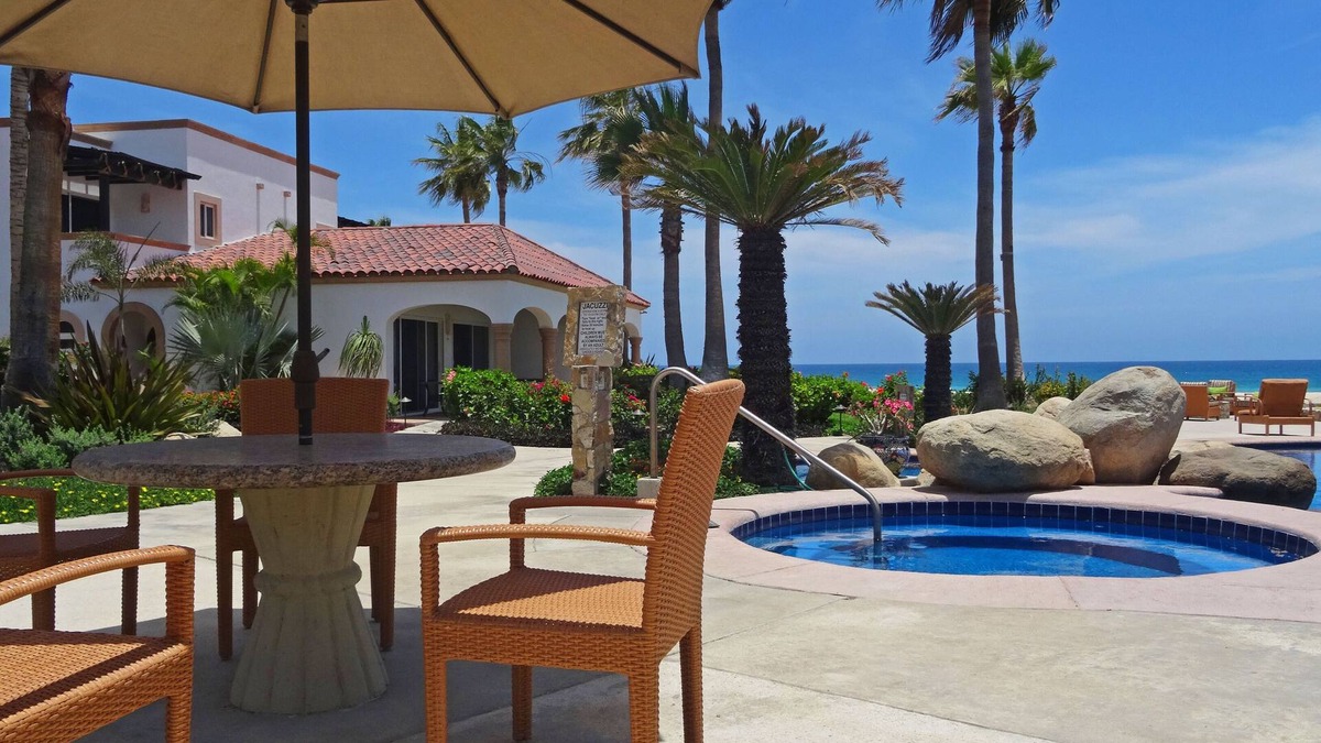 Zona Hotelera Villa | Beachfront luxury villa private ocean view property