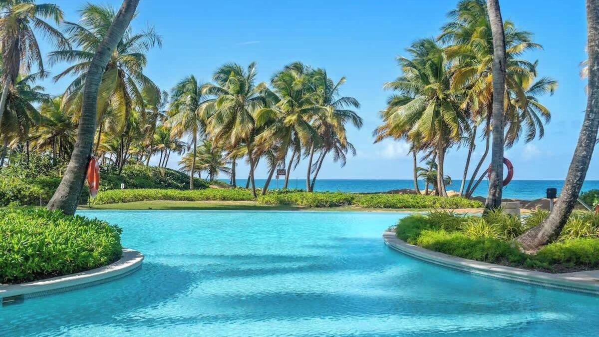 Mameyes II Apartment | Beachfront Luxury 2BR-Villa Acqua, Rio Mar