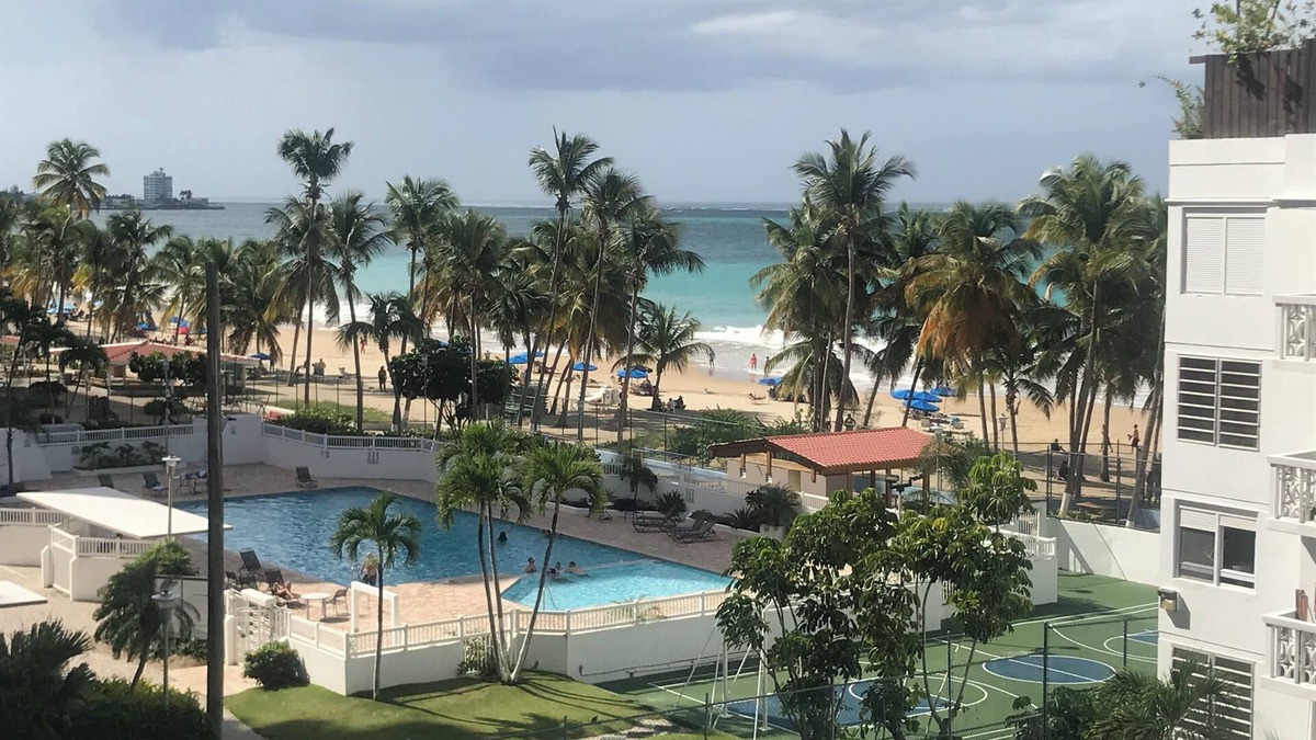 Isla Verde Condo | Beachfront luxury large condo unit