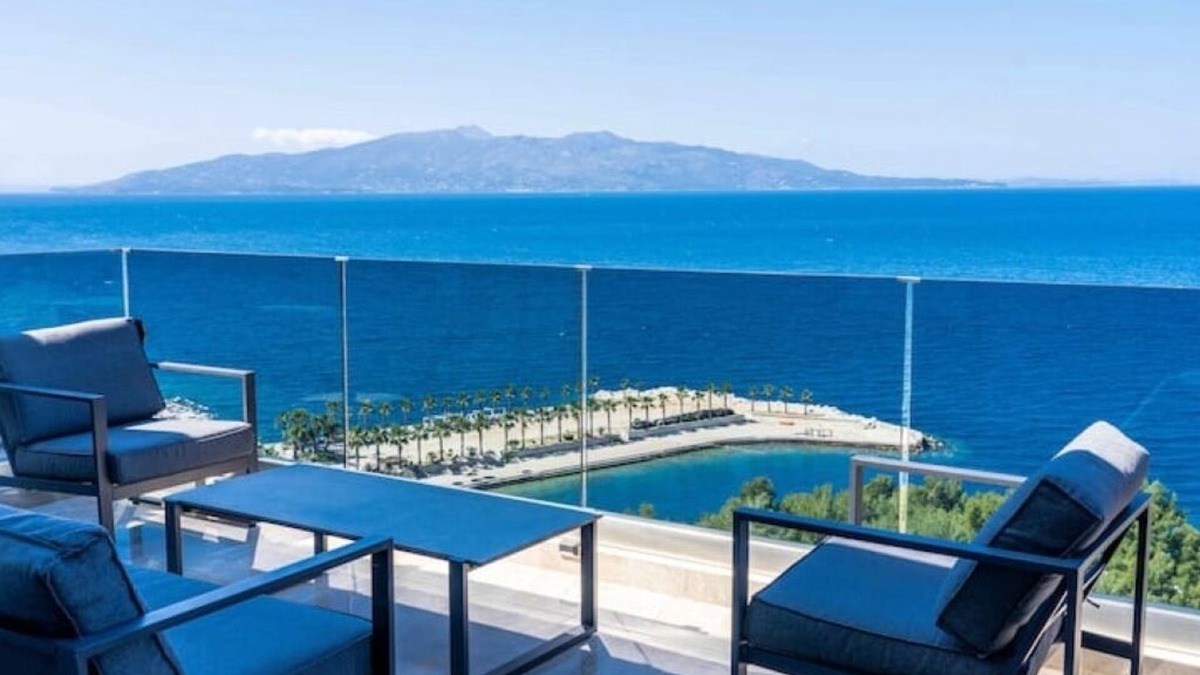 Sarande Apartment | Beachfront Luxury Penthouse.