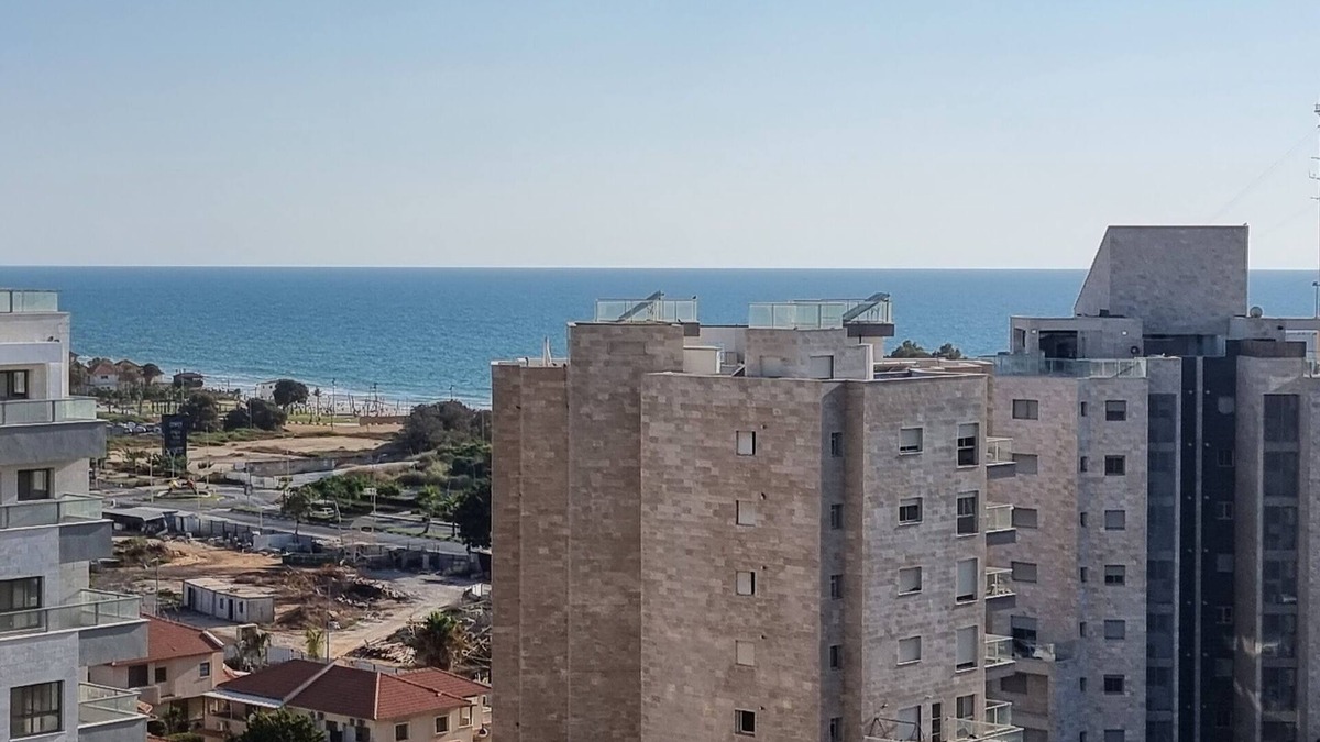 Hadera Apartment | Beachfront Luxury Penthouse