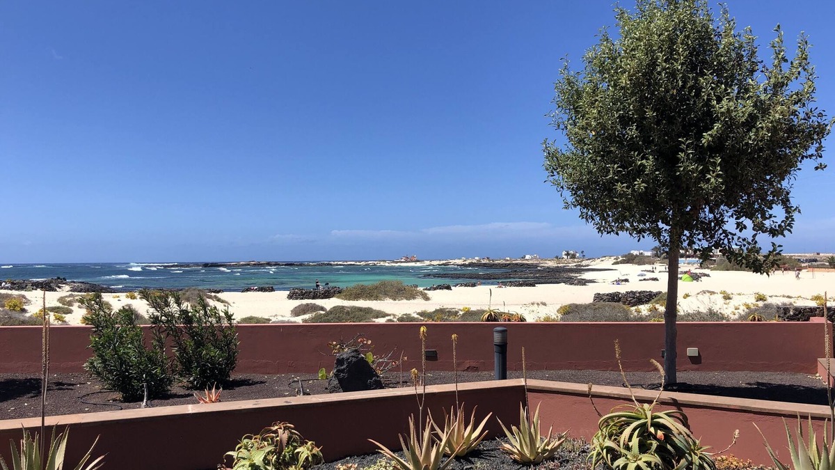 Los Lagos Apartment | Beachfront! Marfolin 14