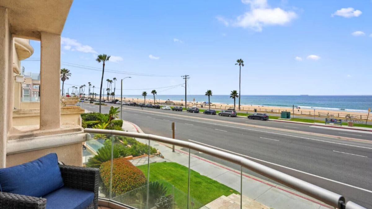 Huntington Beach House | Beachfront Oasis with Stunning Views