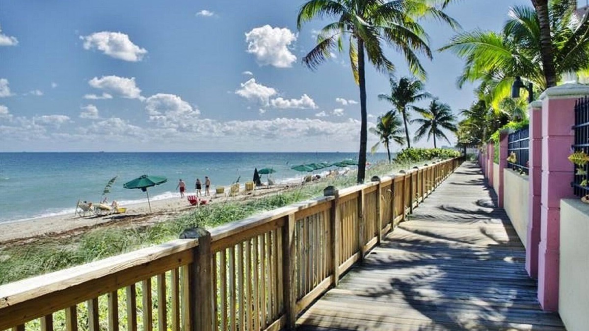 Dolphin Isles House | BEACHFRONT, OCEAN! FORT LAUDERDALE APPROVED-VRR1500402