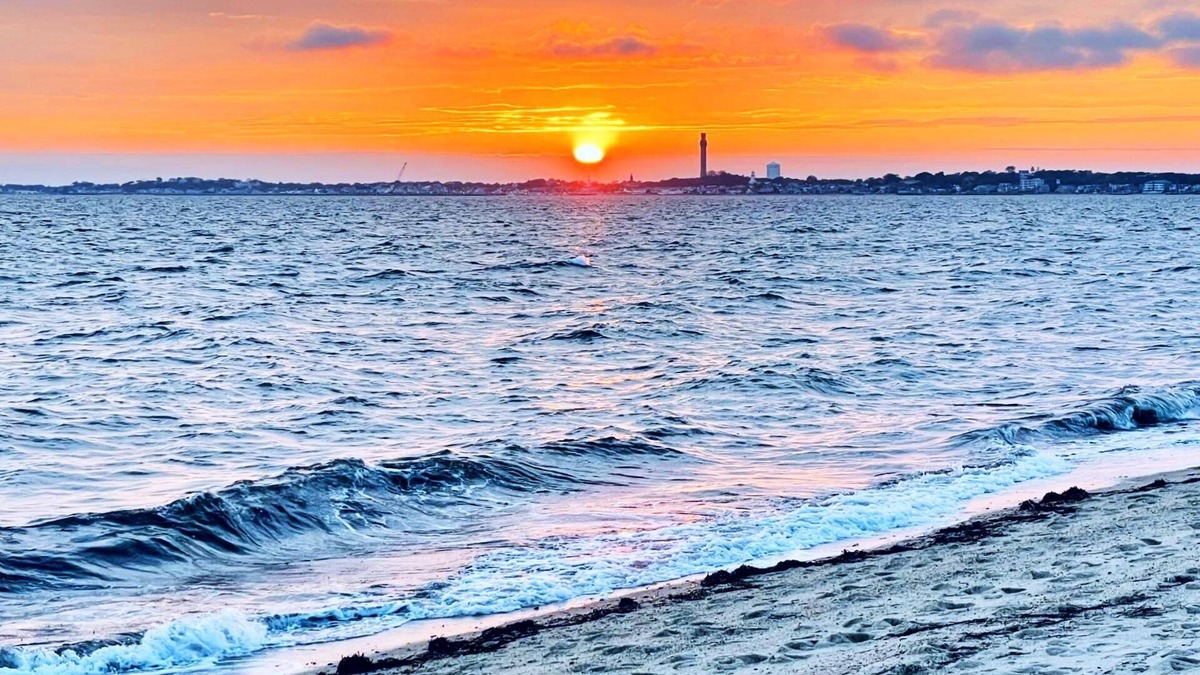 North Truro Cottage | Beachfront on our private beach! Siren Cottage - Pipers' Shore