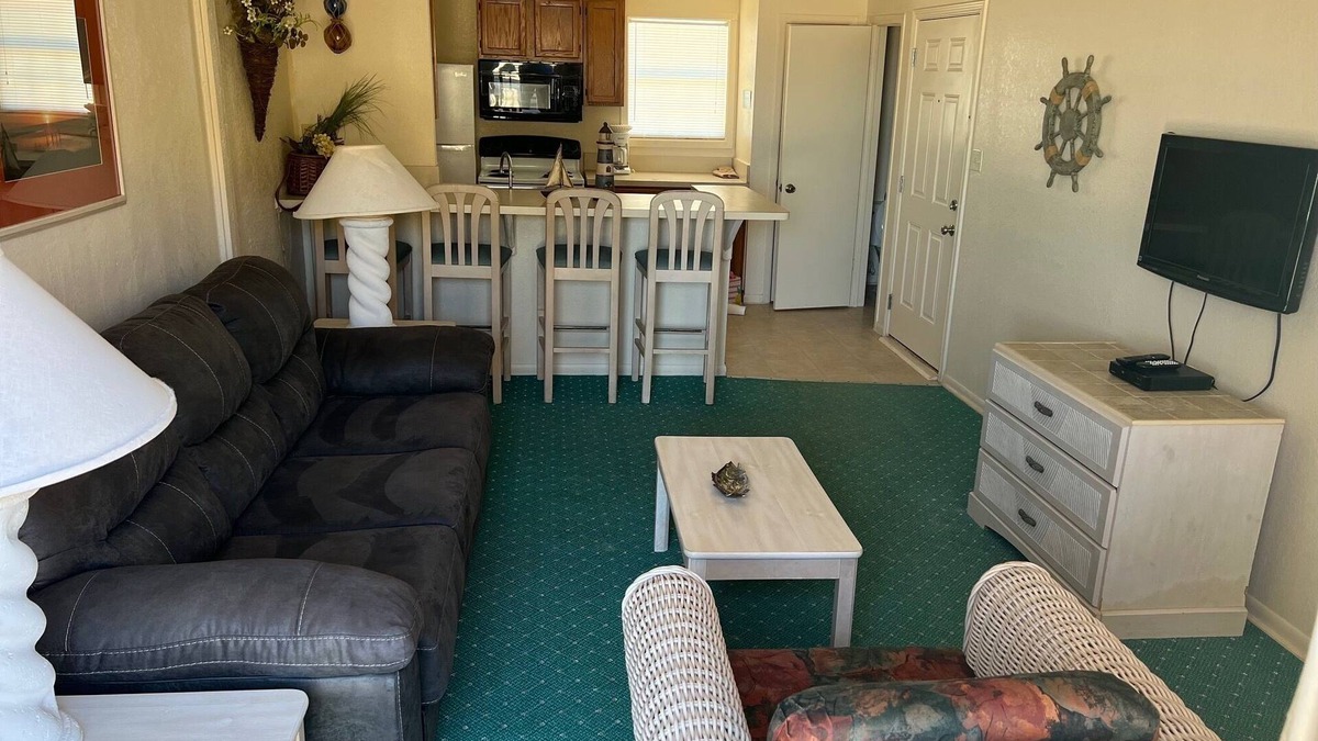 Freeport Condo | Beachfront One Bedroom Condo with a Pool/2 nights or 7 nights. Pet friendly!