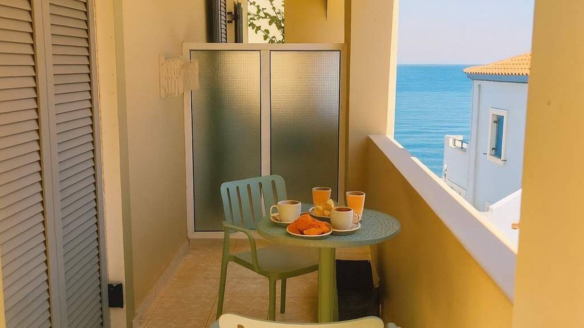 Agia Pelagia Apartment | Beachfront Panorama Triple Room in Kythira