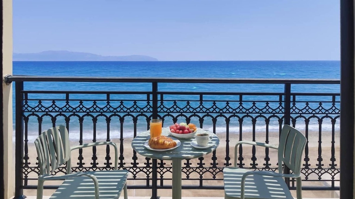 Agia Pelagia Apartment | Beachfront Panorama Apartment in Kythira!