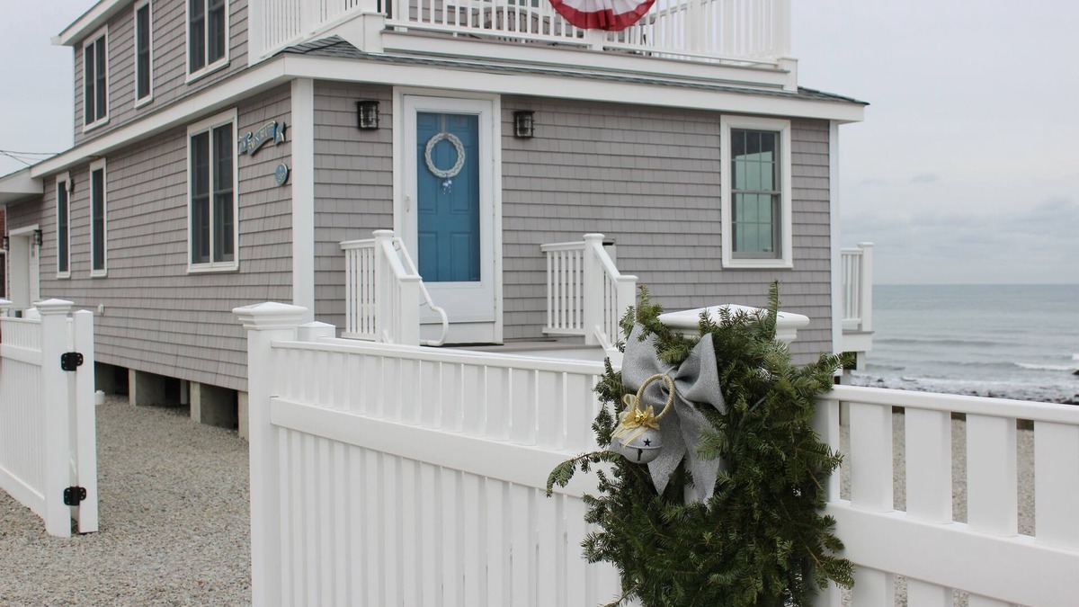 Ocean Bluff-Brant Rock House | BEACHFRONT, Panoramic Views, Sunrises, Moonrises, Walking Distance Restaurants