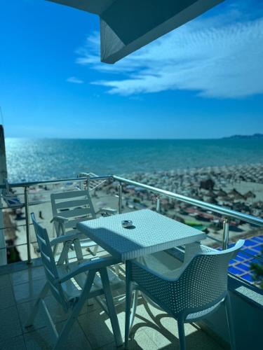 Shkembi i Kavajes Apartment | Beachfront Paradise