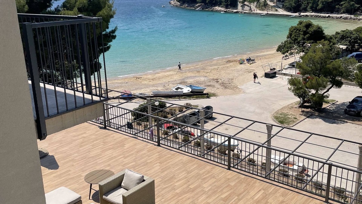 Metohija Villa | beachfront paradise Jago