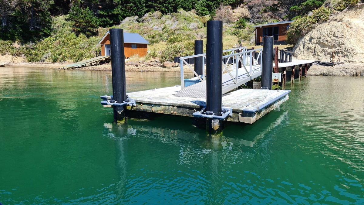 Shakespeare Bay House | Beachfront Paradise Retreat in your own Private Bay and Floating Jetty