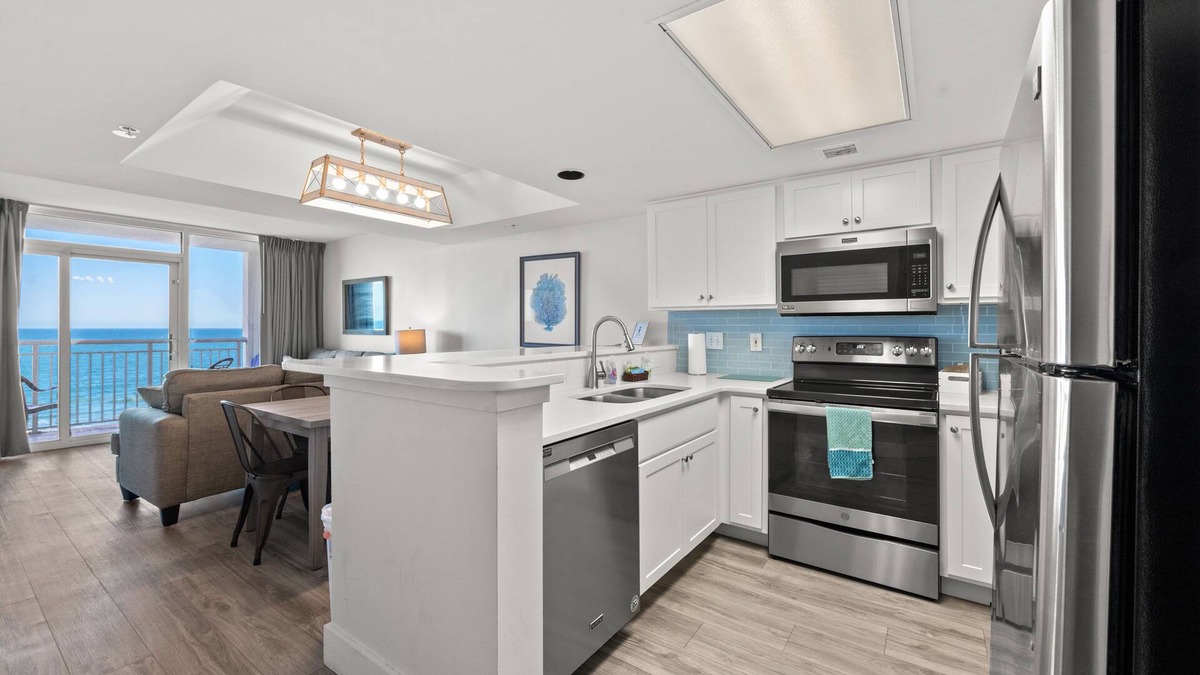 Myrtle Beach Condo | BEACHFRONT-Remodeled 200 + 5-star reviews- Best LOCATION River- 6th Floor