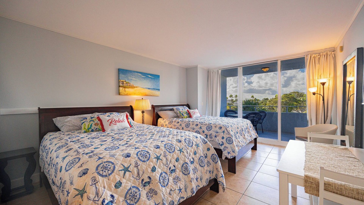 Bermuda Riviera Condo | Beachfront Resort Condo Balcony
