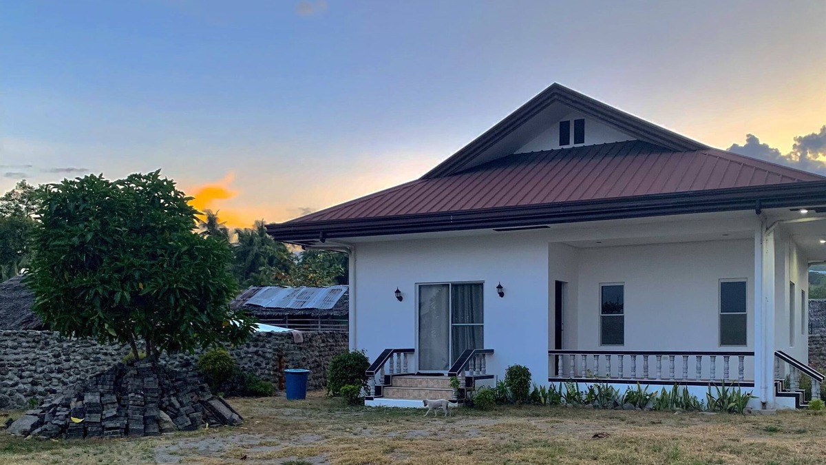 Totolan House | Beachfront Retreat House