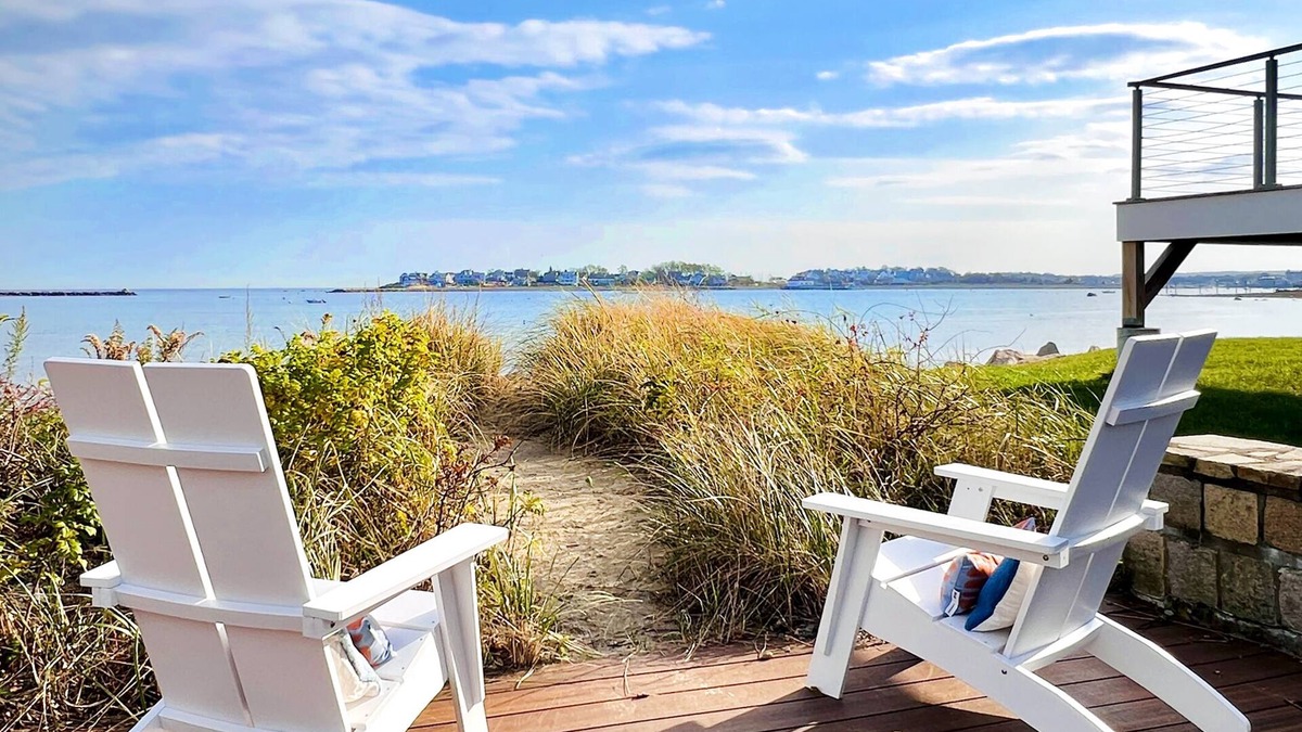 Scituate House | Beachfront Scituate Harbor view home short walk to downtown cafes & Lighthouse