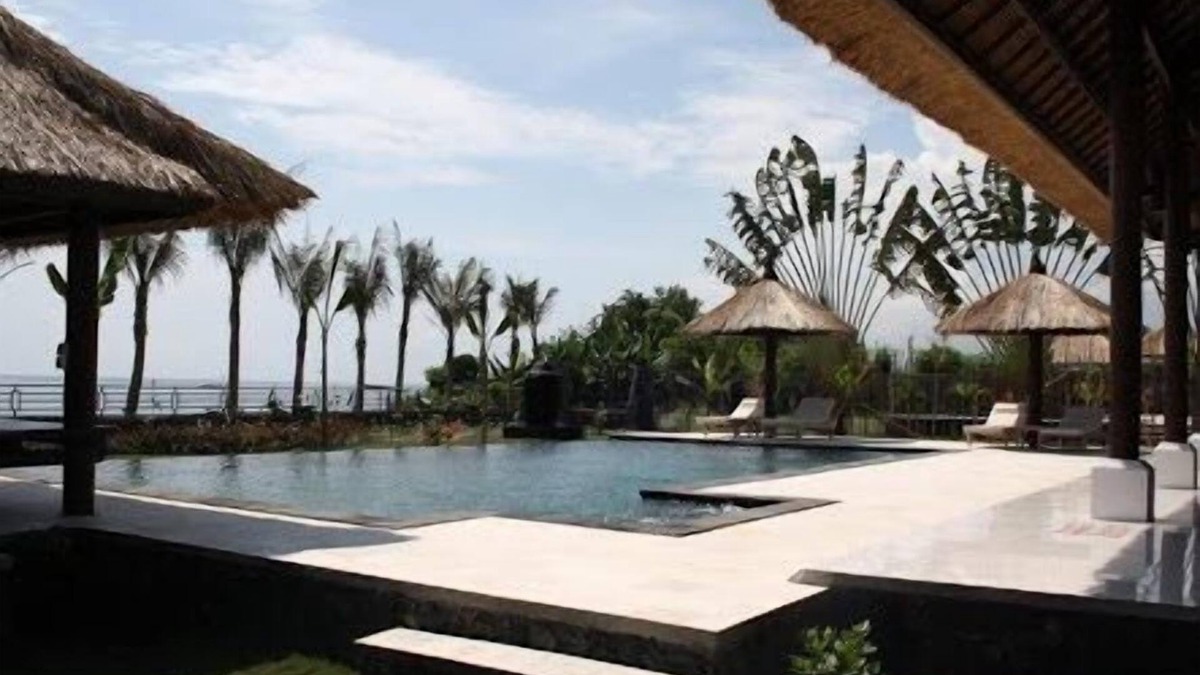Umeanyar Villa | Beachfront Spacious luxury villa in Seririt Lovina area