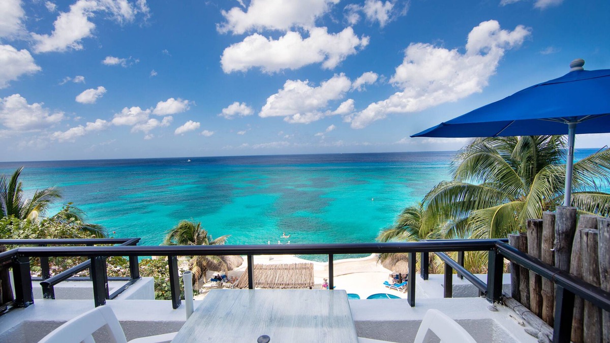 Zona Hotelera Norte Condo | Beachfront Studio for Two-All Amenities half the price NrTown Snorkel A1 NoCoast