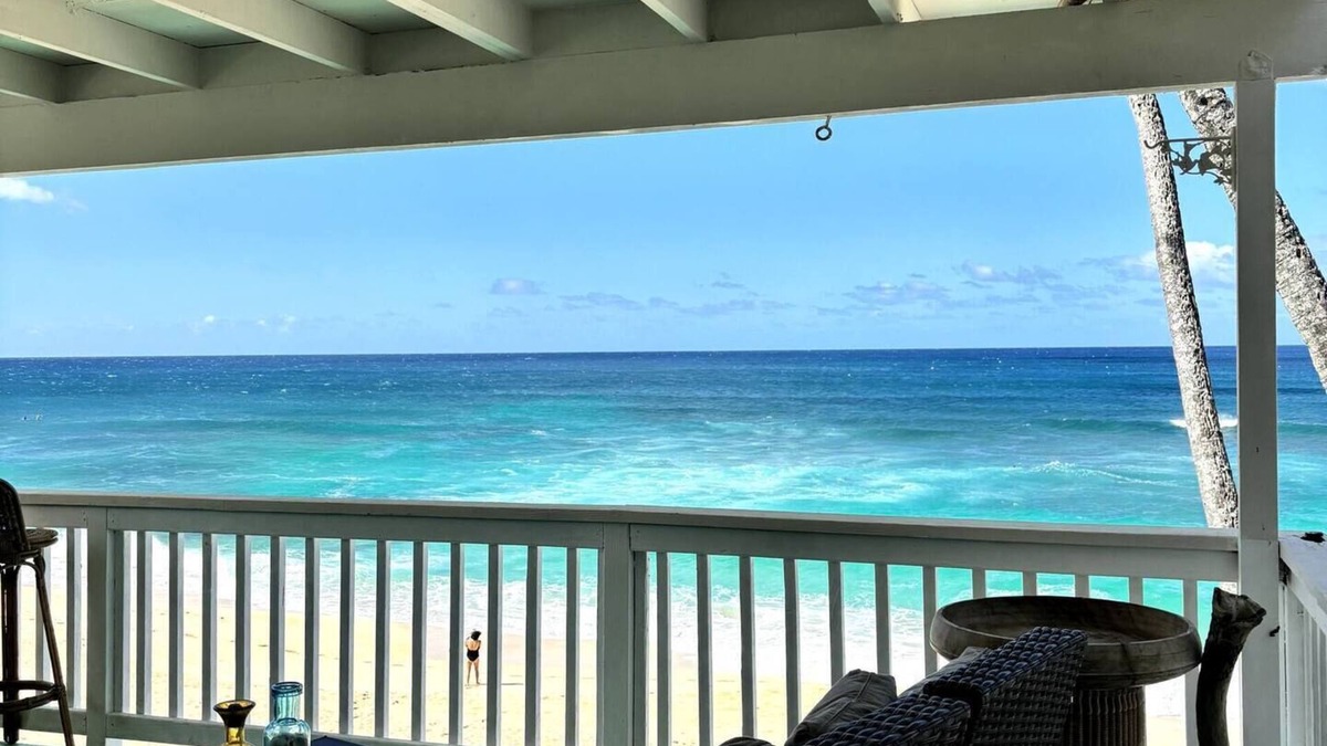 Haleiwa Apartment | Beachfront Studio in North Shore - Upper Unit