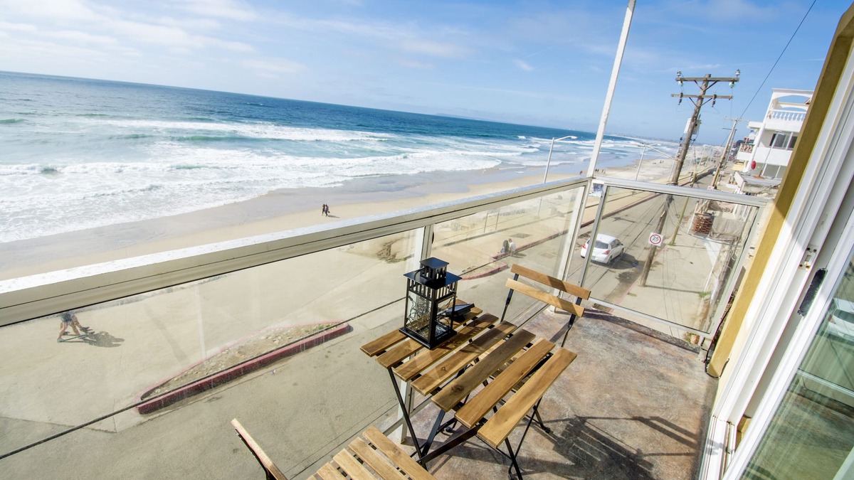 Costa Apartment | BEACHFRONT, sun, sand & fun - Cozy 1 Bdr Apt