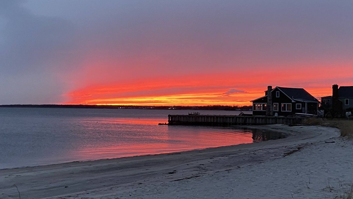 Center Moriches House | Beachfront Sunrise to Sunset Water Views - Dreamy Getaway