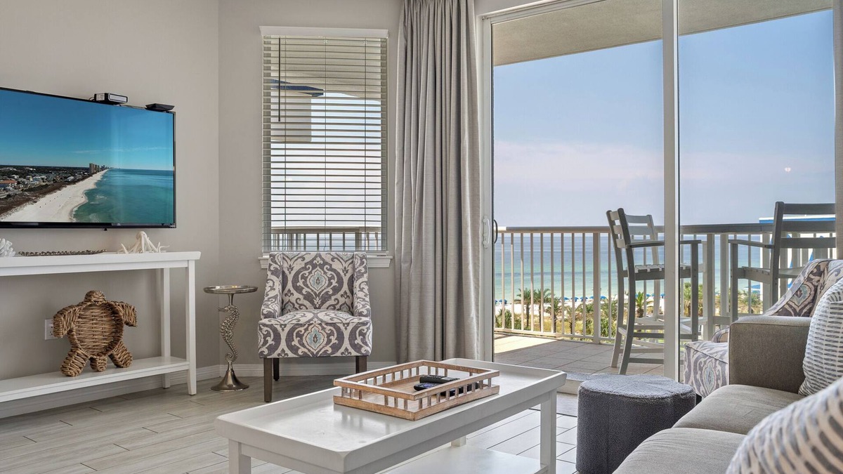 Fort Walton Beach Condo | Beachfront, Top Floor, Updated- FREE Beach Service