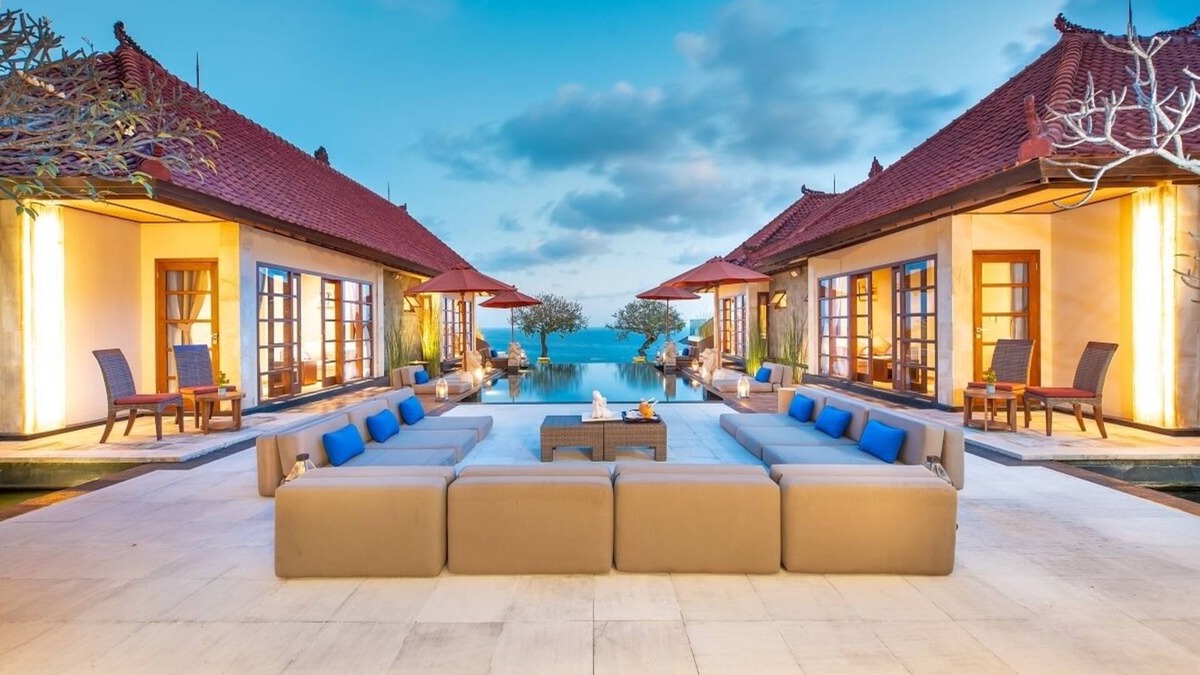 Kutuh Villa | Beachfront View with 7 Bedroom Villa in Uluwatu